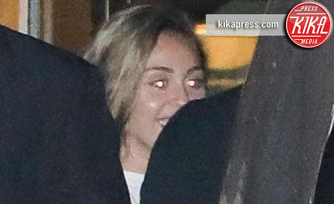 Miley Cyrus - Malibu - 18-10-2017 - La festa è nel SUV! Miley Cyrus organizza un party per l'amico