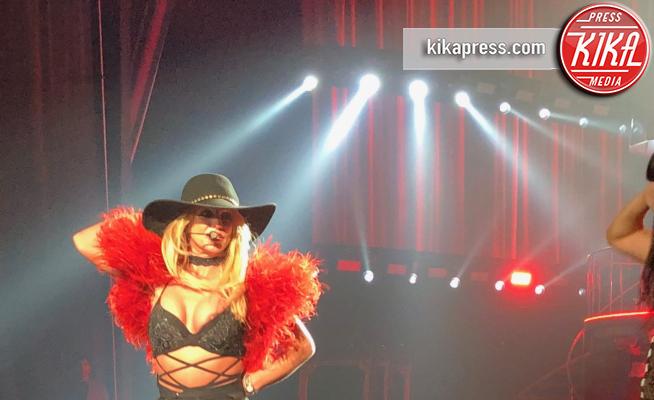 Britney Spears - Las Vegas - 02-11-2017 - Britney Spears fuori di seno, il wardrobe malfunction è servito!