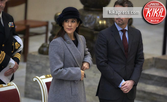 Principessa Mary di Danimarca, Principe Federico di Danimarca - Copenhagen - 03-12-2017 - Come Mary di Danimarca: il cappotto per quest'inverno è grigio!