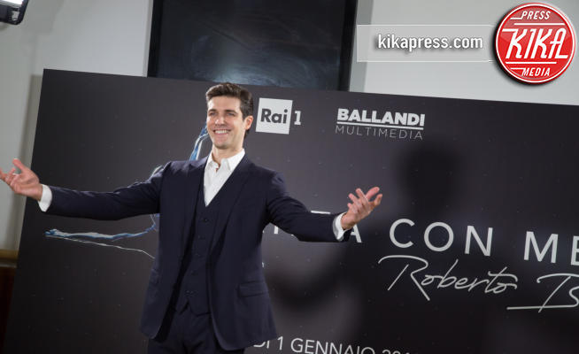 Roberto Bolle - Milano - 21-12-2017 - Roberto Bolle ritorna su Rai Uno con Danza con me