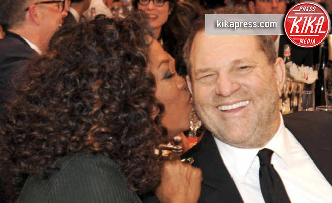 Oprah Winfrey, Harvey Weinstein - 08-01-2018 - Oprah contro le molestie ma baciava Weinstein: la foto shock