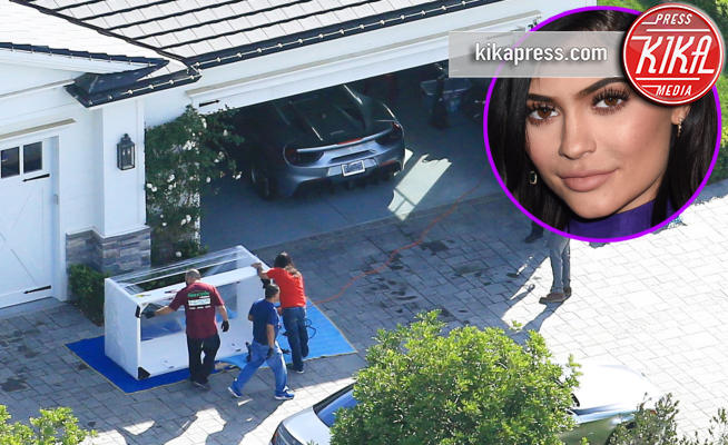 casa Kylie Jenner - Calabasas - 16-01-2018 - La dolce attesa di Kylie Jenner: è arrivata la culla!
