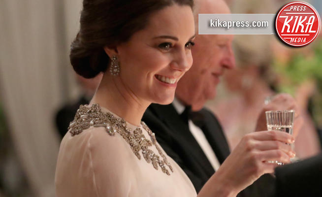 Re Harald di Norvegia, Kate Middleton - Oslo - 02-02-2018 - Kate in rosa e col mantello, proprio una principessa da favola