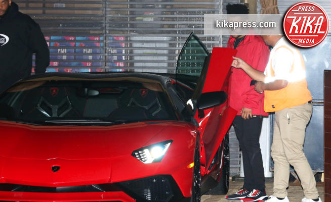 The Weeknd - Malibu - 03-02-2018 - Senza Selena Gomez, The Weeknd si consola con una Lamborghini