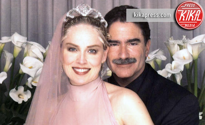 Phil Bronstein, Sharon Stone - Los Angeles - 16-02-1998 - 10 star che non sapevate si fossero sposate a San Valentino