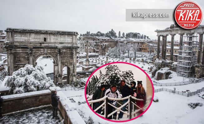 Roma innevata - Roma - 26-02-2018 - Francesco Totti e Ilary Blasi: cartolina da Roma... con neve!