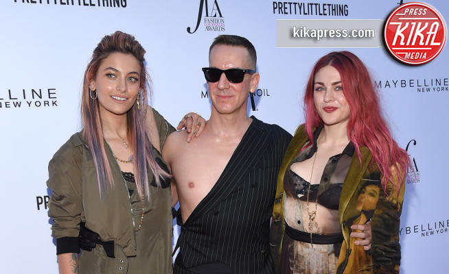 Frances Bean Cobain, Paris Jackson, Jeremy Scott - Beverly Hills - 08-04-2018 - Paris e Frances Bean, i LA Fashion Awards a tutto grunge