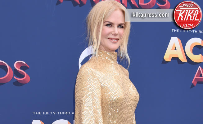 Nicole Kidman - Las Vegas - 15-04-2018 - Nicole Kidman regina country: abito dorato e schiena scoperta