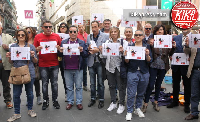 Flash Mob - Napoli - 27-04-2018 - Giornata per la sicurezza sul lavoro, il flash mob a Napoli