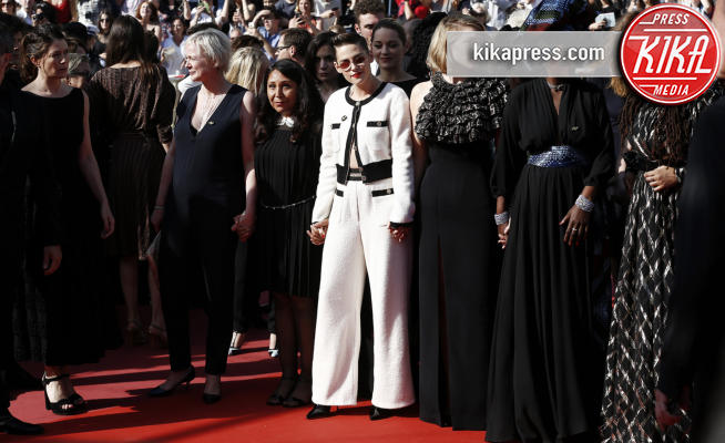 Lea Seydoux, Kristen Stewart - Cannes - 12-05-2018 - Cannes 2018, sul tappeto rosso sfila la protesta MeToo