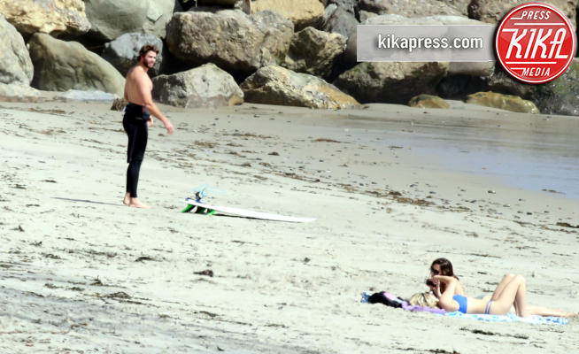 Liam Hemsworth - Malibu - 12-06-2018 - Miley Cyrus, attenta! Liam in spiaggia non passa inosservato...