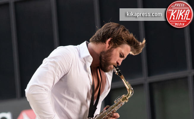 Liam Hemsworth - New York - 14-07-2018 - Liam Hemsworth, la crisi con Miley si supera a colpi di sax