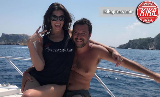 Elisa Isoardi - Matteo Salvini-Elisa Isoardi: in barca, si', ma alle Tremiti