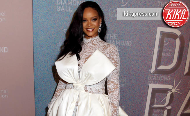 New York - 13-09-2018 - Rihanna, sposa fascinosa e stravagante al Diamond Ball