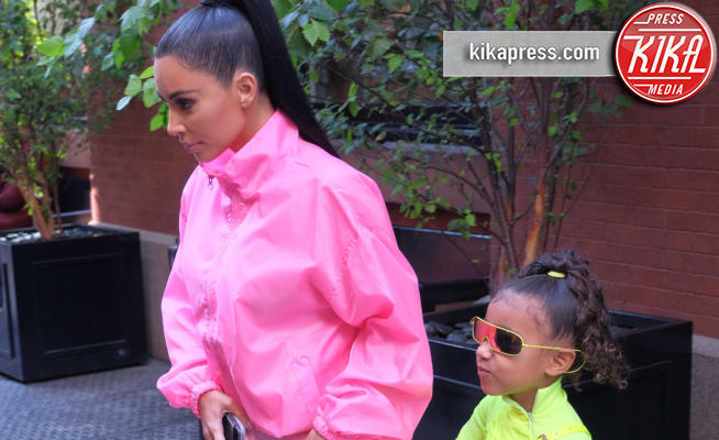 Kim Kardashian - New York - 29-09-2018 - Kim Kardashian e la sua North: mamma e figlia sono fluo!