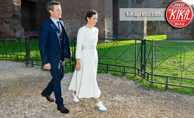 Principe Frederick, Principessa Mary di Danimarca - Roma - 06-11-2018 - Mary di Danimarca, a Caracalla con le Nike! E non e' la sola...