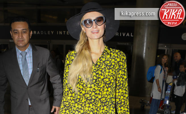 Paris Hilton - Los Angeles - 25-11-2018 - Paris Hilton: sorridente senza Zylka... e senza anello!