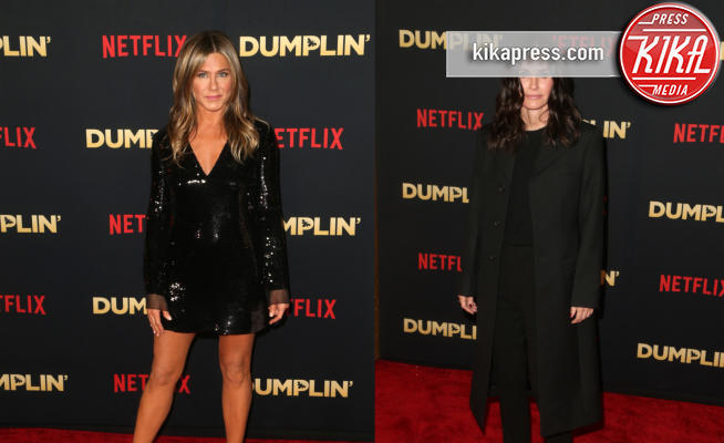 Jennifer Aniston e Courtney Cox, star della prima di Dumplin'