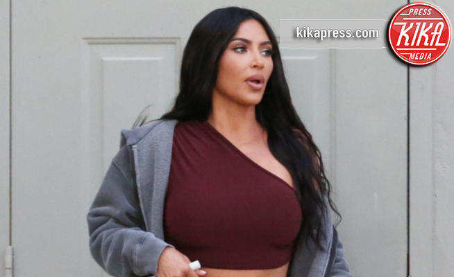 Kim Kardashian - Calabasas - 25-04-2019 - Kim Kardashian attira l'attenzione anche se la festa non è sua!