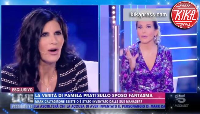 Barbara D'Urso, Pamela Prati - Milano - 16-05-2019 - Live - Non è la D'Urso, altra sceneggiata e fuga di Pamela Prati