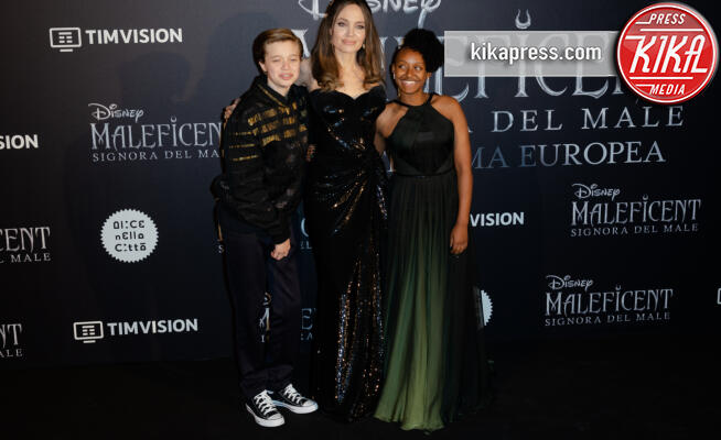 Shiloh Jolie Pitt, Zahara Jolie Pitt, Angelina Jolie - Roma - 08-10-2019 - Maleficent: Mistress of Evil, tre sfumature di Jolie