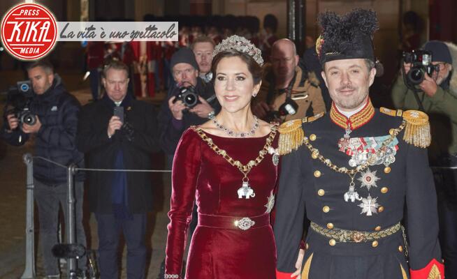 Principessa Mary di Danimarca, Principe Federico di Danimarca - Copenhagen - 01-01-2020 - Mary di Danimarca, ancora in rosso per il Capodanno