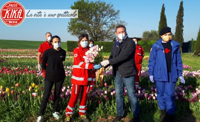 Roma Flowers Park - Roma - Coronavirus: i tulipani per dire grazie alla Croce Rossa