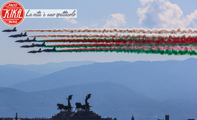 Frecce Tricolori - Roma - Festa della Repubblica, le Frecce Tricolori nel cielo di Roma