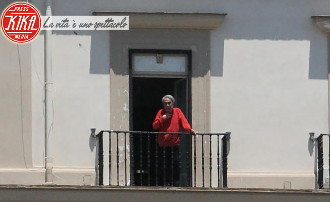 Emilio Fede - Napoli - 24-06-2020 - Emilio Fede, le immagini dell'attesa al Grand Hotel Santa Lucia