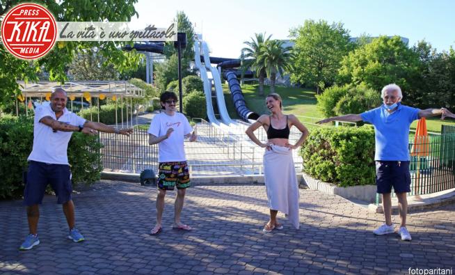 Fabio Rovazzi, Michelle Hunziker - 05-07-2020 - Michelle Hunziker con l'amico Rovazzi scivola in Aquafan!