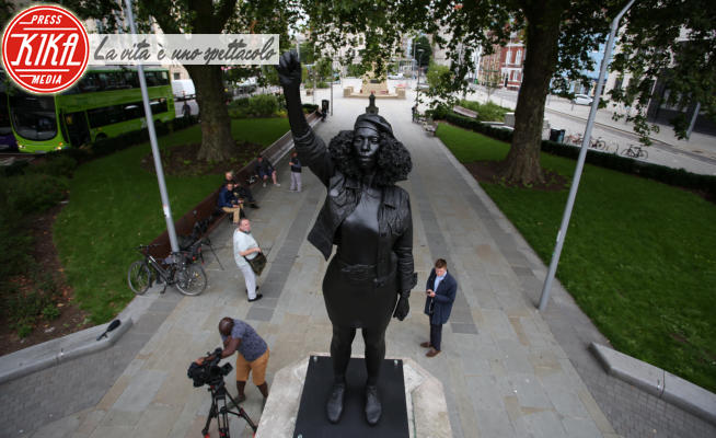 Statua Jen Reid - Bristol - 15-07-2020 - #BlackLivesMatter, al posto di Colston la statua dell'attivista