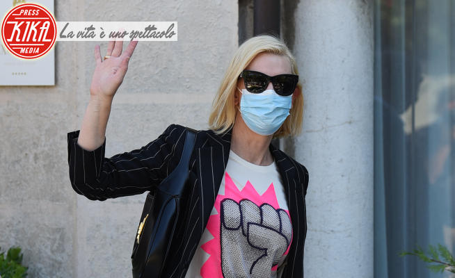 Cate Blanchett - Lido di Venezia - 09-09-2020 - Cate Blanchett, sulla t-shirt il pugno chiuso: ecco perché