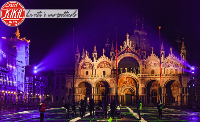 Piazza San Marco - Venezia - 17-11-2020 - Venezia, giochi di luce in Piazza San Marco per Playstation 5