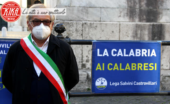 Sindaci calabresi - Roma - 19-11-2020 - La Calabria ai Calabresi: i sindaci e la Lega protestano a Roma 
