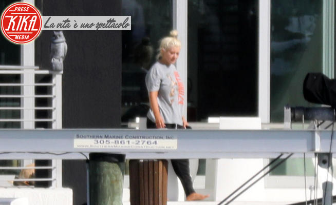 Christina Aguilera - Miami - 11-02-2021 - Febbraio polare? Non per Christina Aguilera, sirena in piscina!