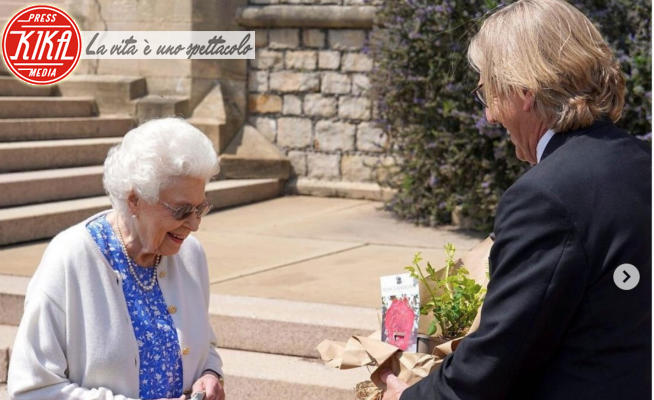Regina Elisabetta II - 10-06-2021 - Filippo d'Edimburgo, una rosa per celebrare i suoi cento anni