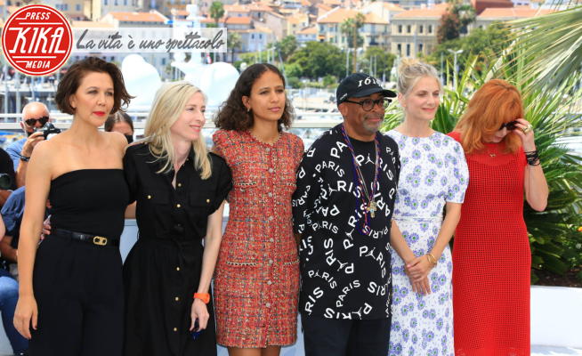 Jessica Hausner, Mylene Farmer, Melanie Laurent, Spike Lee, Maggie Gyllenhaal - 06-07-2021 - Cannes 2021: Spike Lee in giuria beato tra le donne... o quasi!