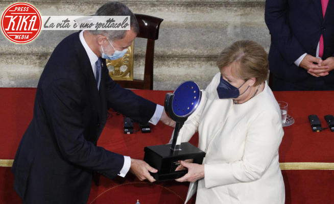 Re Felipe di Borbone, Angela Merkel - Spagna - 14-10-2021 - Angela Merkel riceve il premio Carlo V dal re Felipe di Borbone