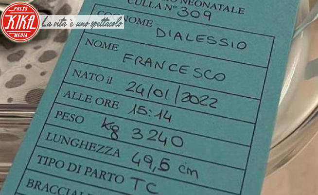 Francesco D'Alessio, Denise Esposito, Gigi D'Alessio - Napoli - Gigi D'Alessio cala il pokerissimo: è nato Francesco