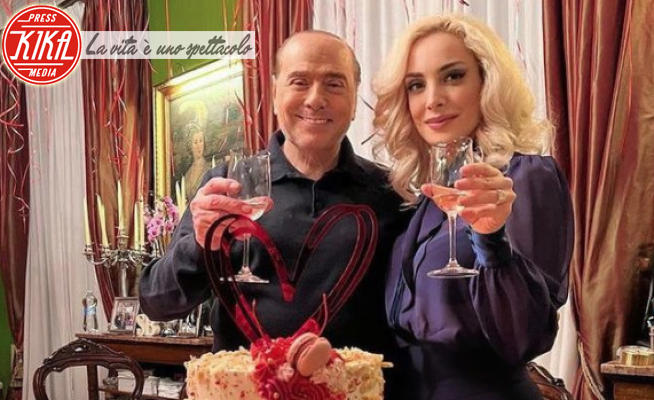 Marta Fascina, Silvio Berlusconi - Milano - 22-02-2022 - Le nozze nel mirino di Berlusconi. Intanto fa il nonno social