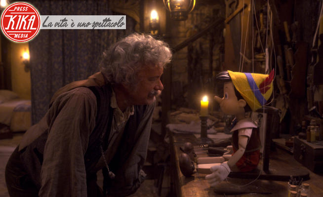 Pinocchio, Tom Hanks - 11-03-2022 - Pinocchio su Disney+, la prima foto di Tom Hanks come Geppetto