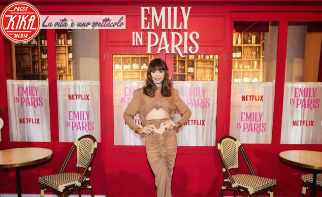 Emily in Paris 3, Emily in Paris, Lily Collins - 20-12-2022 - Emily in Paris 3: 21 dicembre su Netflix, dove eravamo rimasti?