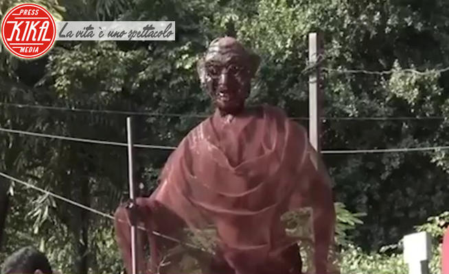 Mahatma Gandhi - India - 10-10-2023 - Ma è Gandhi? La statua dall'aspetto discutibile in India