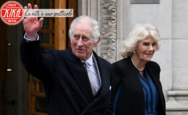 Re Carlo III, Regina consorte Camilla - Londra - 30-01-2024 - Carlo III sta meglio: saluti e sorrisi fuori dalla London Clinic