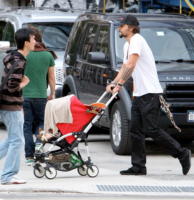 Jason Momoa - New York - 14-10-2008 - Lisa Bonet e il marito allargano la famiglia