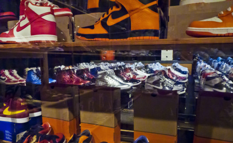 ShoeZeum: la più grande collezione di Nike al mondo è in vendita - Foto -  Kikapress.com