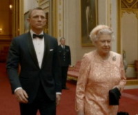 Regina Elisabetta II, Daniel Craig - Londra - 29-07-2012 - Olimpiadi Londra: la regina Elisabetta II indossa i panni di Bond girl