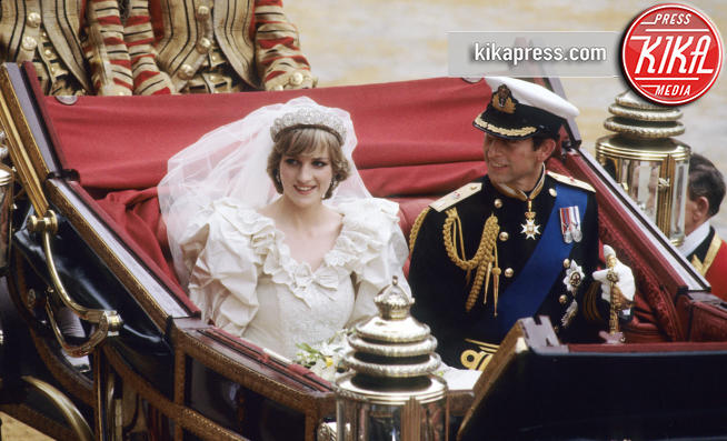 Re Carlo III, Lady Diana - 09-04-2005 - Principe Carlo shock: 