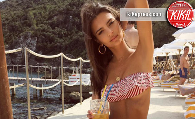 Emily Ratajkowski - Porto Ercole - 12-06-2017 - Bikini avanti tutta: chi è meglio di Emily 'l'italiana'? 
