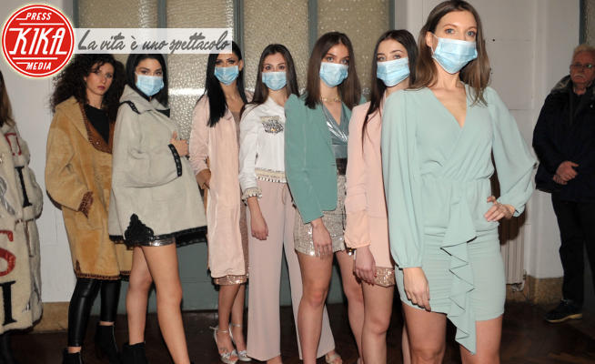 Milano Fashion Day - 23-02-2020 - Coronavirus, modelle sfilano con in passerella con la mascherina